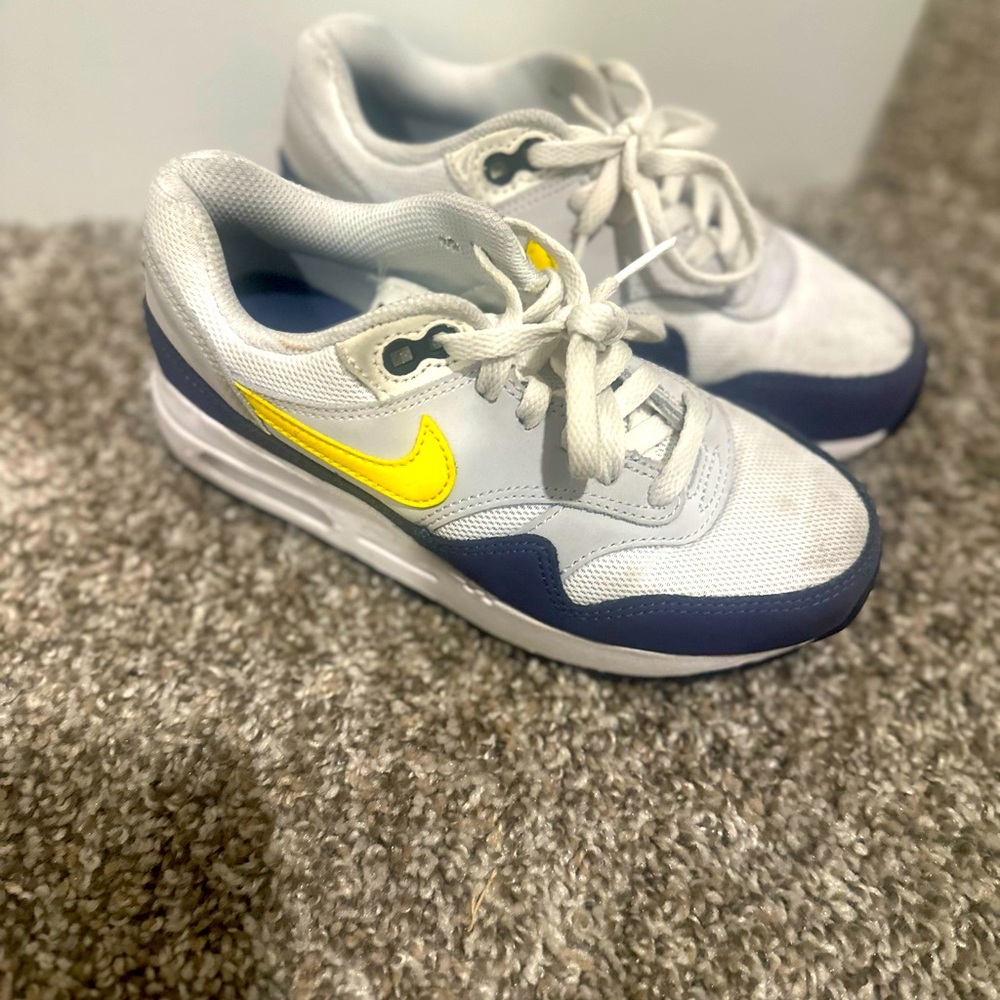 Nike Air Max 1
Boys Preschool size 1.5